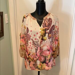 Cream Pink Graphic Blouse with 3/4 Sleeves and Mandarin Collar